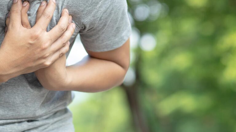 Common Symptoms of Heart Arrhythmia Often Ignored by Adults